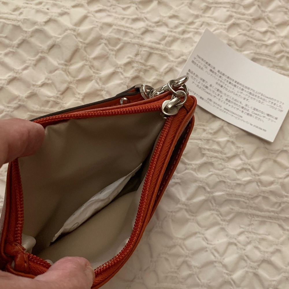 Coach Leather Wristlet - Brand new - Picture 8 of 16